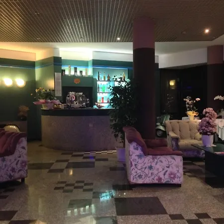 Hotel Plaza 3*