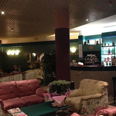 Plaza Hotel 3*