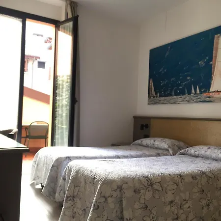 Hotel Plaza 3*