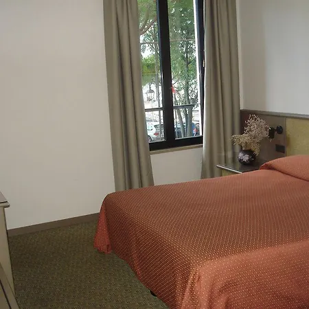 Plaza Hotel 3*