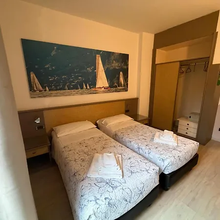 Hotel Plaza 3*