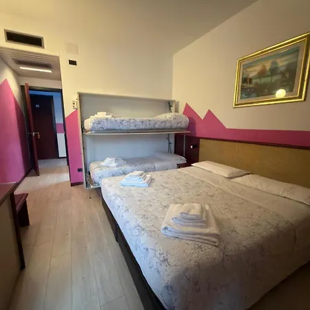Hotel Plaza 3*