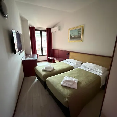 Hotel Plaza 3*
