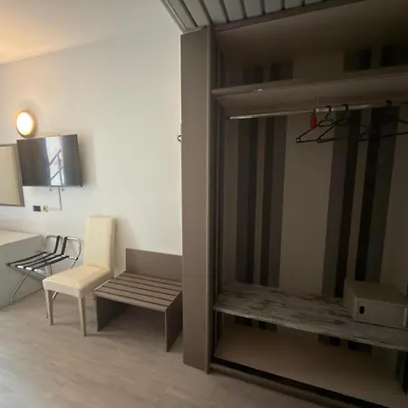 Hotel Plaza 3*